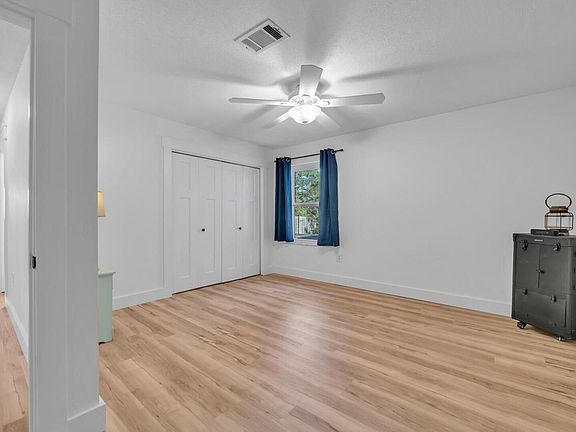 5th image of 1930 Bayou Dr