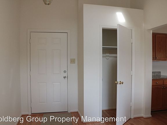 5th image of 2610 Camelback Ln APT 10