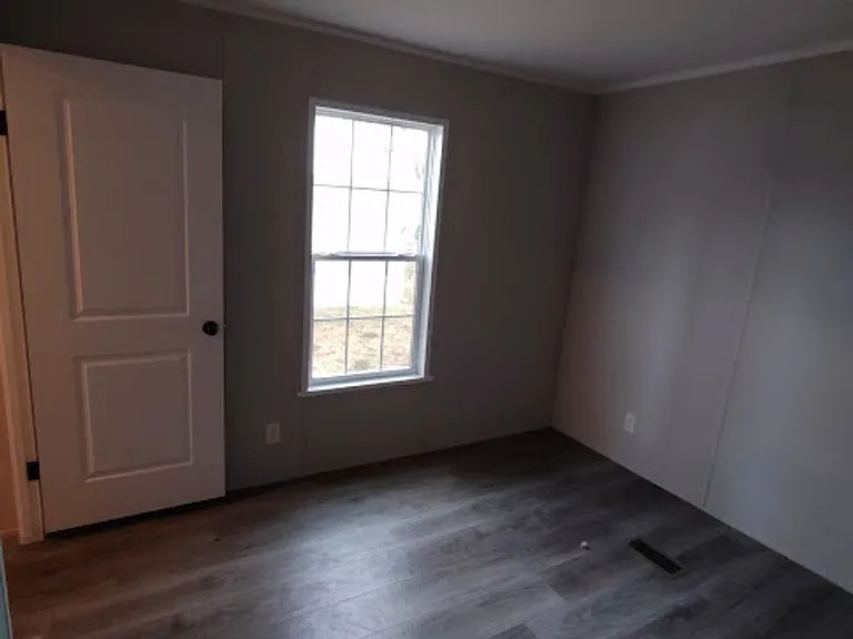 5600 W Kilgore Ave — Photo 17