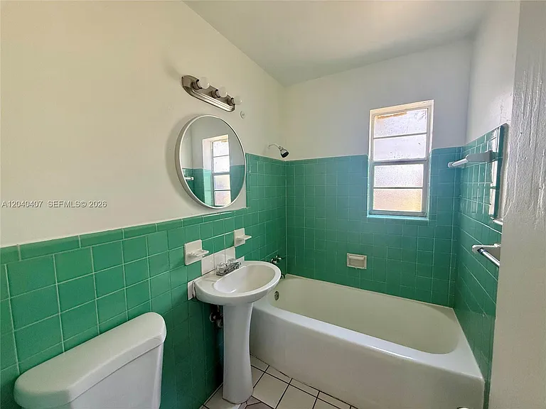 820 NW 4th Ave — Photo 11
