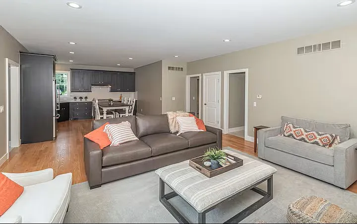 804 Henry St — Photo 13