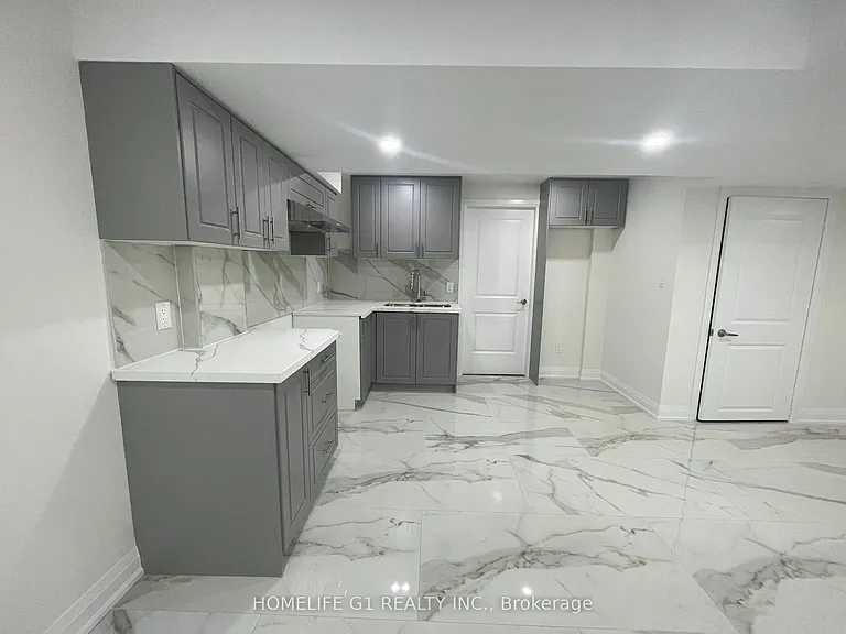 65 Lola Cres — Photo 3
