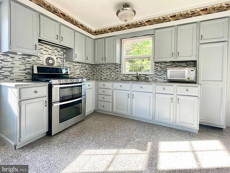 19 Hickory Ln — Photo 10