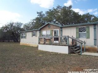 1210 Eagle Creek Dr, Floresville, TX 78114