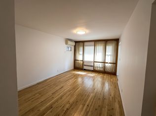 1424 Parsons Blvd, Whitestone, NY 11357