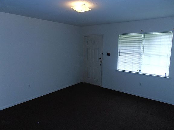 4th image of 703 Glenwood St