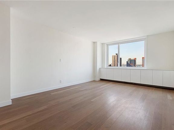 3rd image of 301 W 53rd St APT 13B