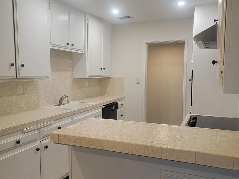 627 Geneva St #2 — Photo 23