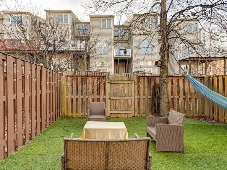 8827 Montjoy Pl — Photo 15