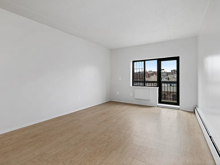 1425 Amsterdam Ave #6G — Photo 2