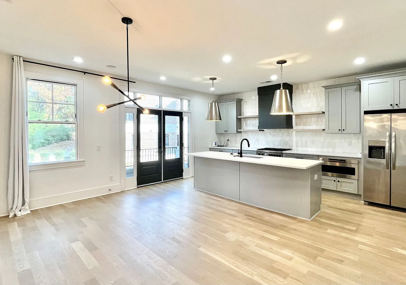 610 West Blvd — Photo 2