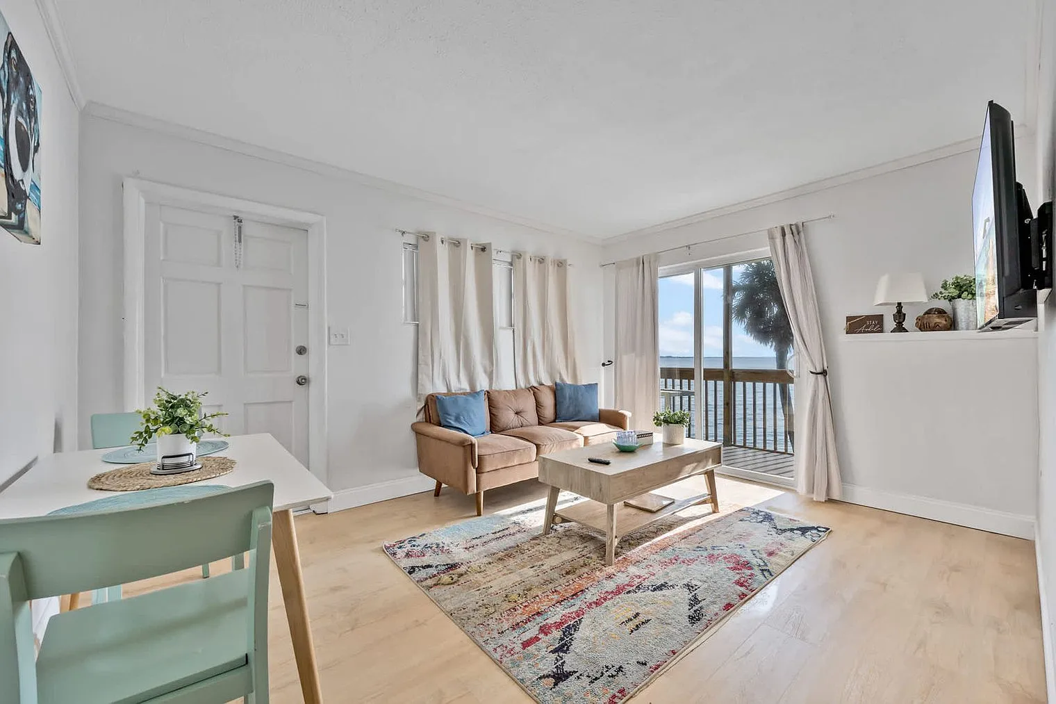 2 bed, 1.0 bath, $3,291 — Photo 3