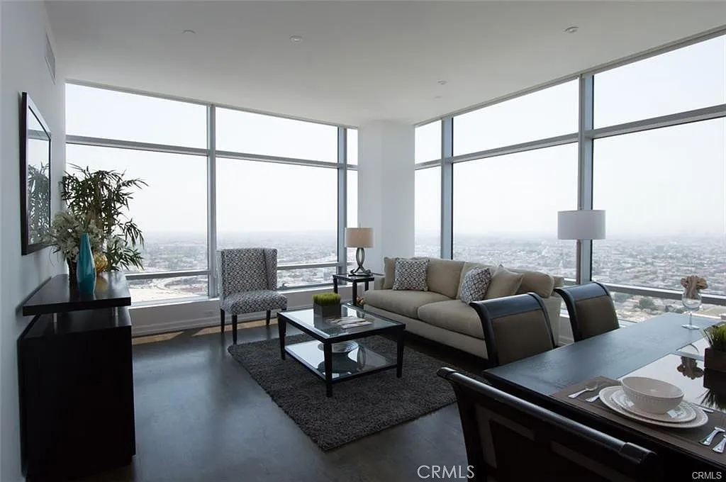 2 bed, 2.5 bath, 1927 sqft, $8,300 — Photo 1