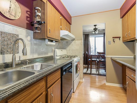 4th image of 15709 Peggy Ln APT 1