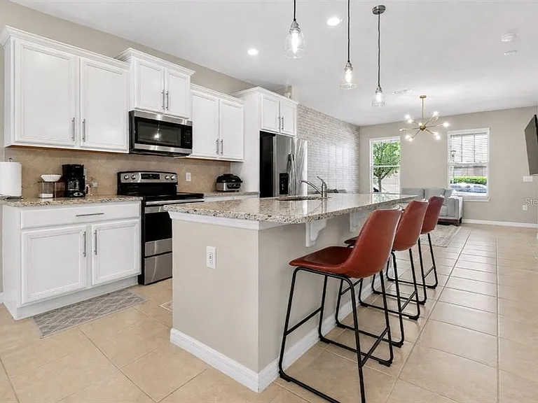 2665 Mead Ave — Photo 6