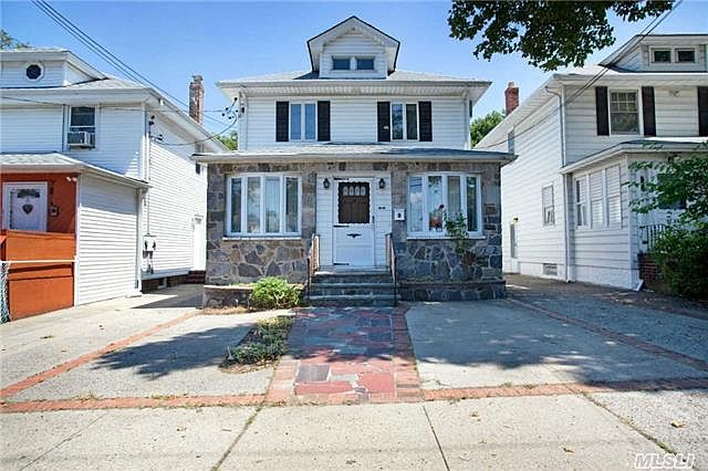 1st image of 9245 222nd St