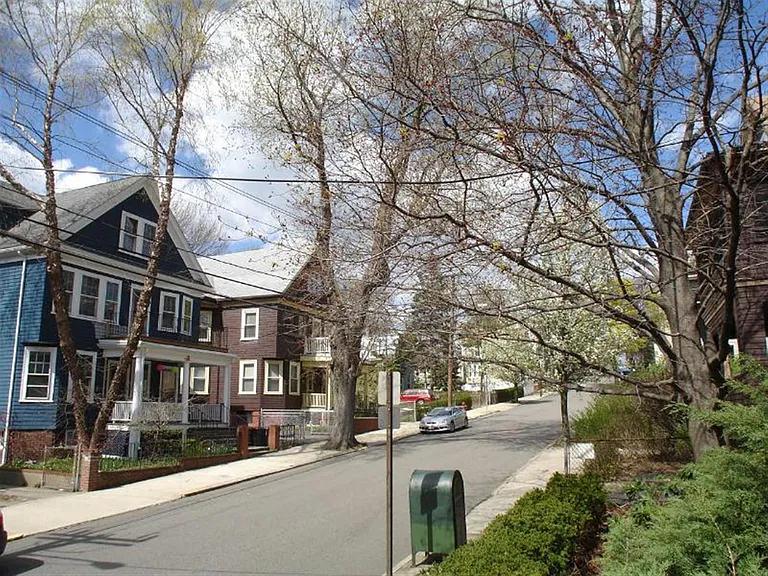 37 Belmont St #2 — Photo 8