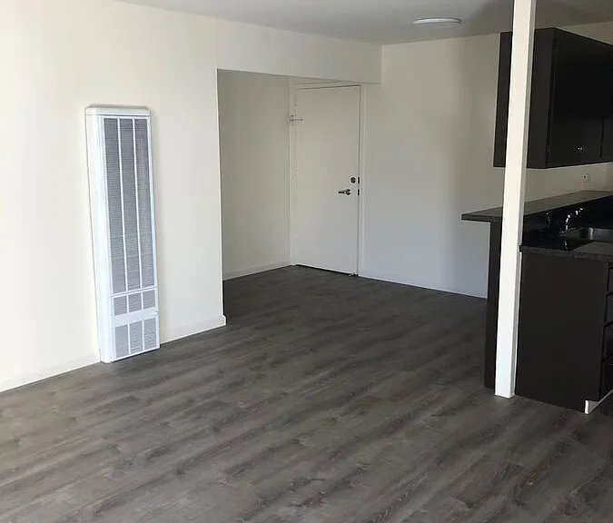 2315 Parker St — Photo 4