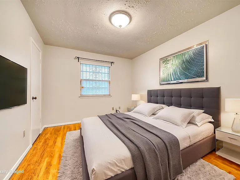 7811 Westbank Ave — Photo 23