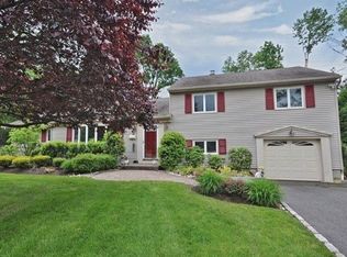 106 Knoll Ter, West Caldwell, NJ 07006