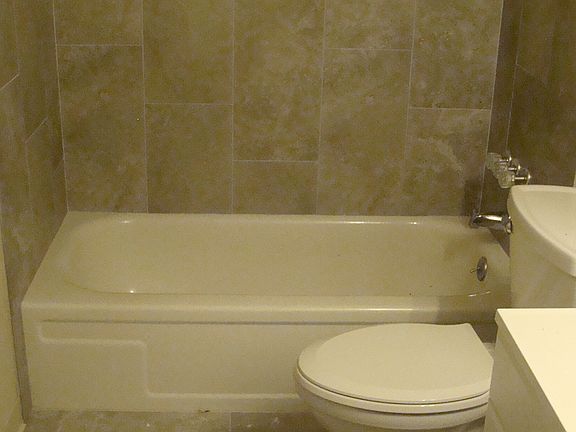 3rd image of 2809 E 19th St APT L