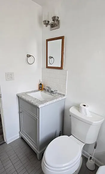 1401 Greenfield Ave — Photo 3