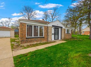 27 Oak Ln, Park Forest, IL 60466