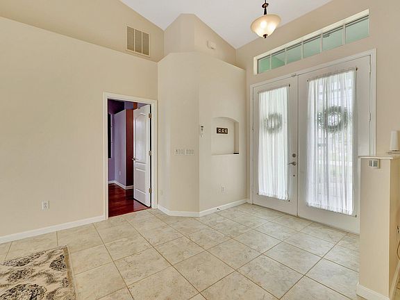 5th image of 6108 NW E Deville Circle