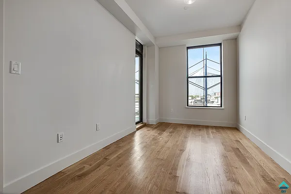 Rented by EXR | media 71