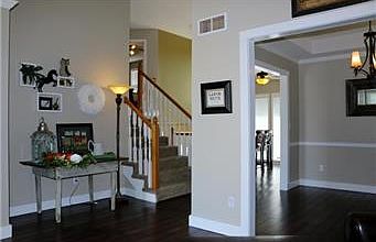 3rd image of 5561 Belmont Dr