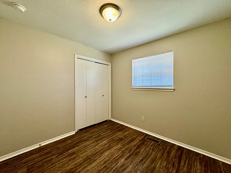 1006 Richmond St — Photo 19