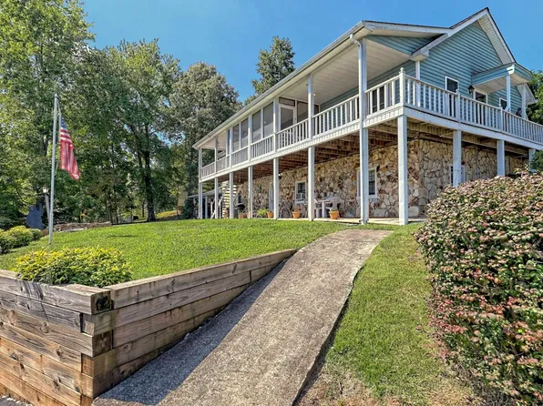 3516 Ford Cir, Young Harris, GA 30582