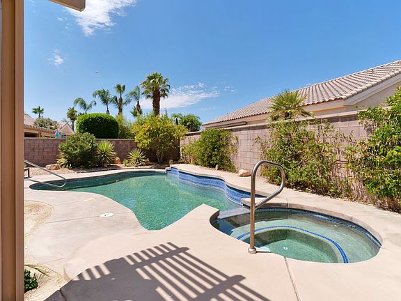 5th image of 39357 Mirage Cir