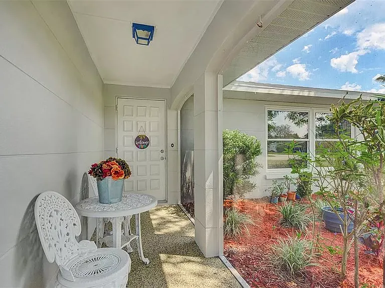1329 Nantucket Rd — Photo 28