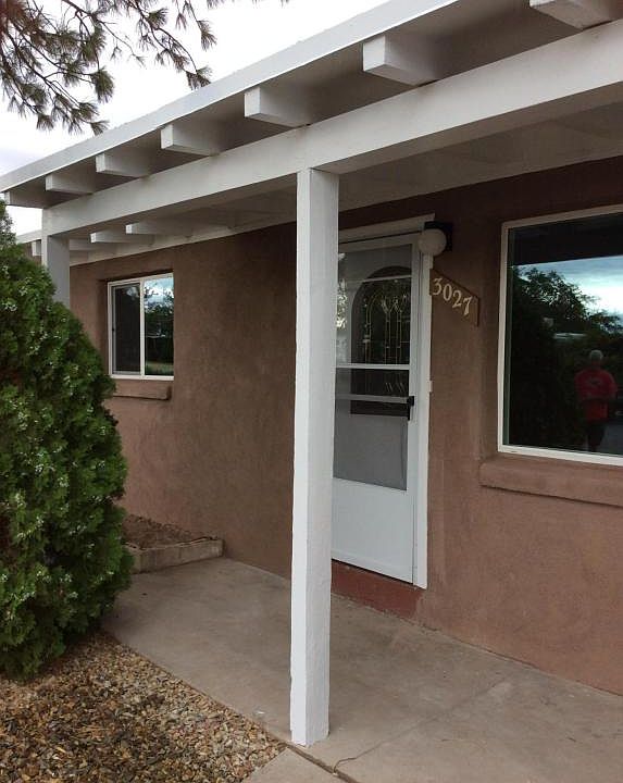 1st image of 3027 Sierra Dr NE