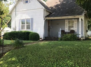 520 N Walnut St, Olney, IL 62450