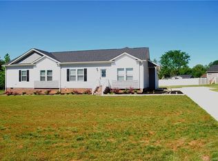 1040 Blue Spruce Dr, Mooresville, NC 28115