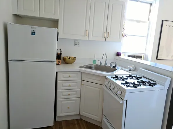 230 Thompson St APT 23, New York, NY 10012