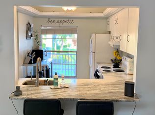 5445 Peppertree Dr APT 10, Fort Myers, FL 33908