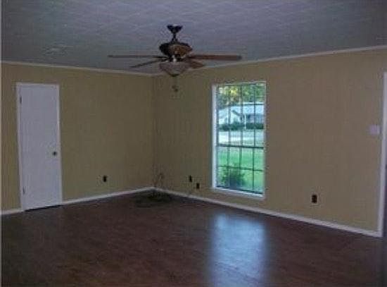 2nd image of 1213 Cardinal Ln