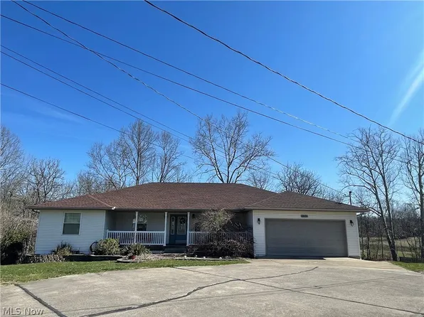 313 Brooktree Dr, Parkersburg, WV 26101