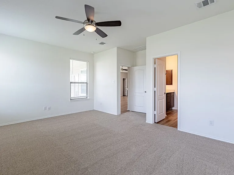 637 Landon Samuel Loop — Photo 7