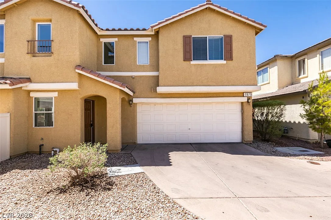 3 bed, 2.5 bath, 1417 sqft, $1,925 — Photo 2