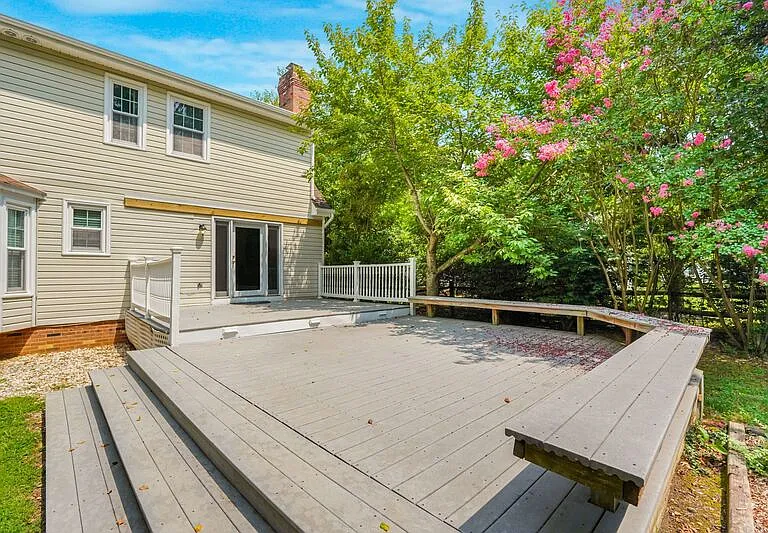 94 Cleremont Dr — Photo 39
