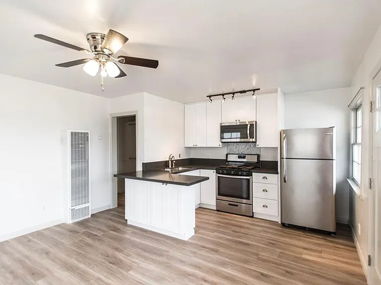 507 Avenida Victoria — Photo 3