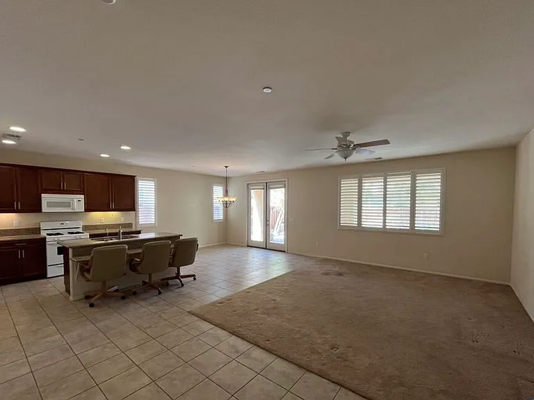 302 Sunny Meadow Pl — Photo 2