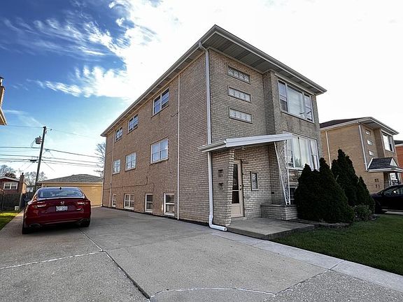 2nd image of 5217 W 87th St #2