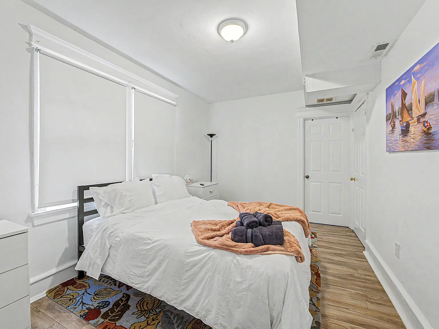 5 N Newport Ave — Photo 2
