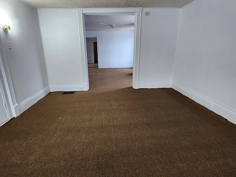 554 Woodlawn Ave #1 — Photo 6