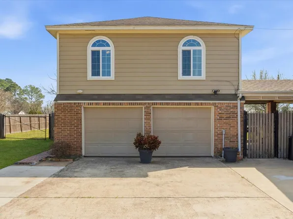 8902 1/2 Courtney Dr, Highlands, TX 77562